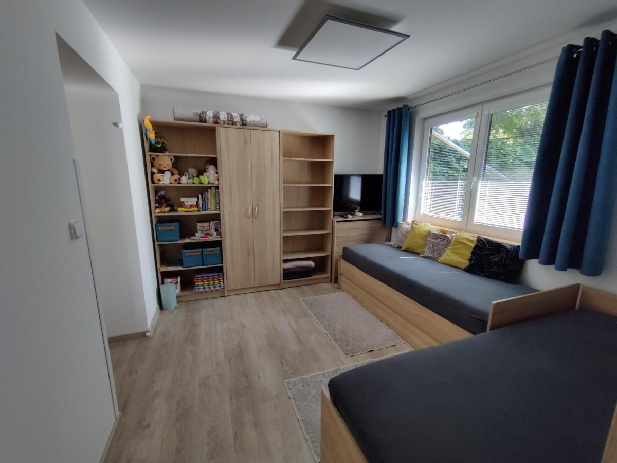 Apartman Pod Lipou - Samostatny Objekt Jaroměř Exterior foto